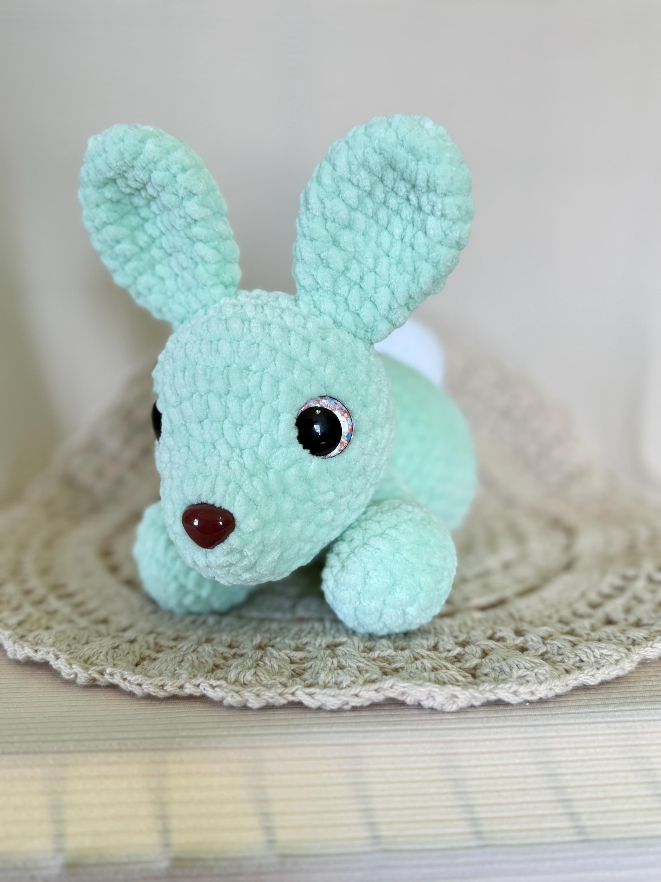 Crochet Clover the Bunny Amigurumi Pattern, Low Sew (Digital Download)