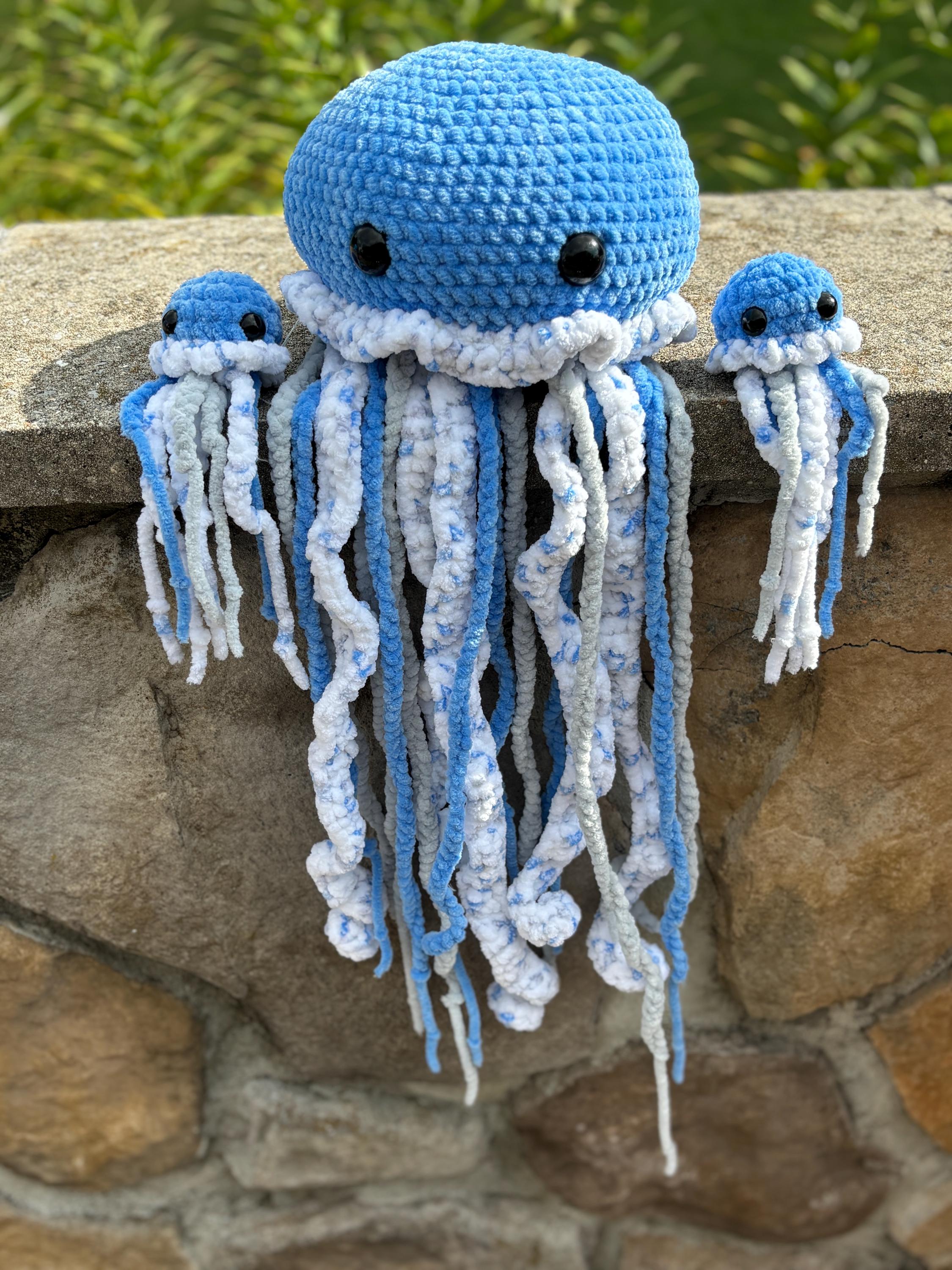 Jellyfish Crochet Plushie with Babies – Custom Color Stuffed Animal