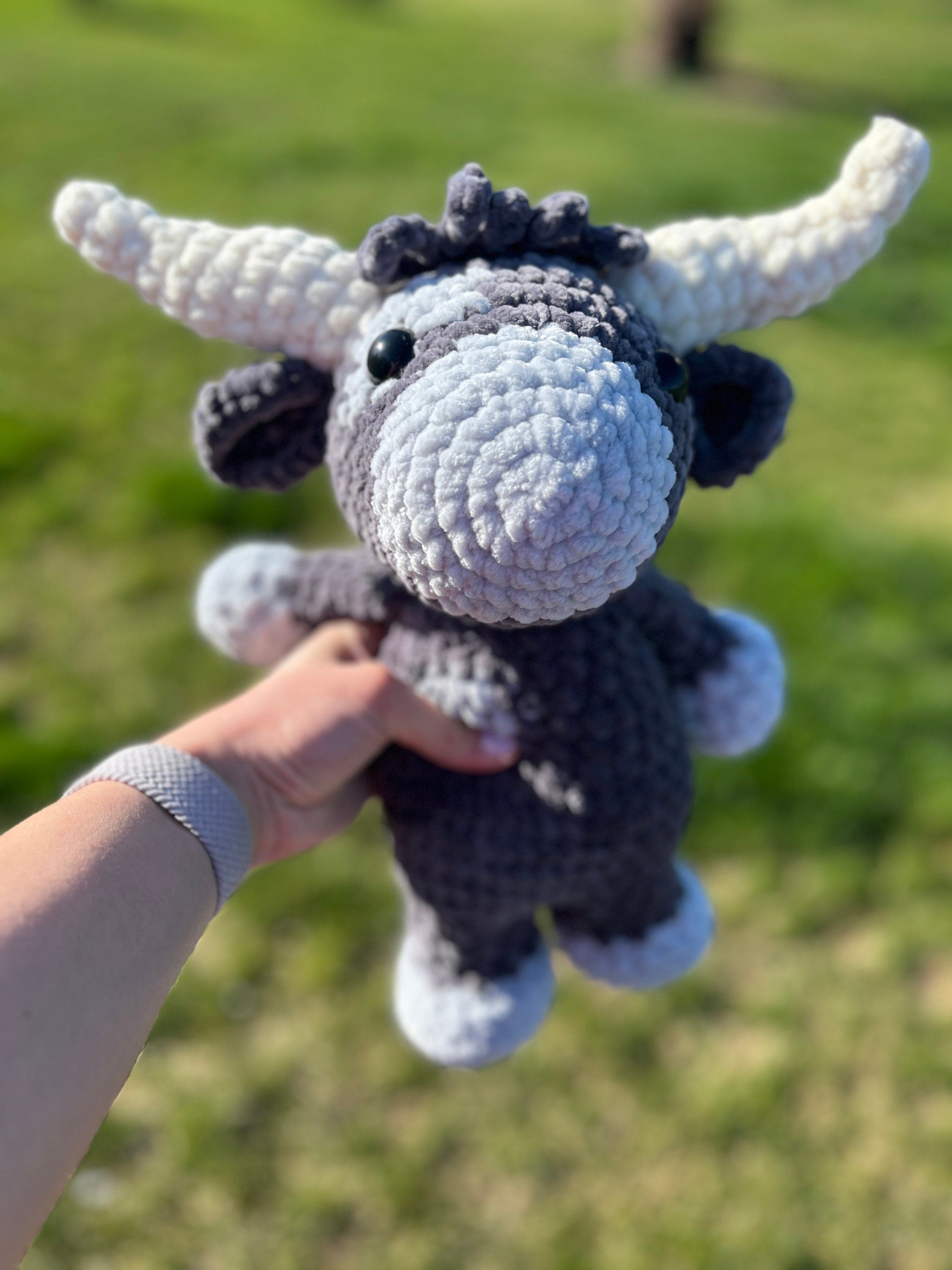 Highland Cow Crochet Plushie: Soft Stuffed Amigurumi