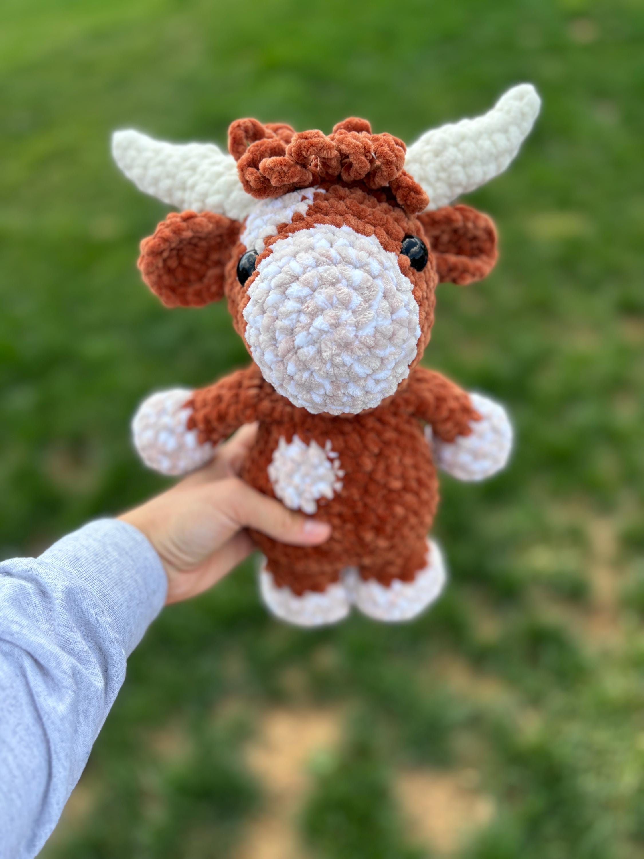 Highland Cow Crochet Plushie: Soft Stuffed Amigurumi